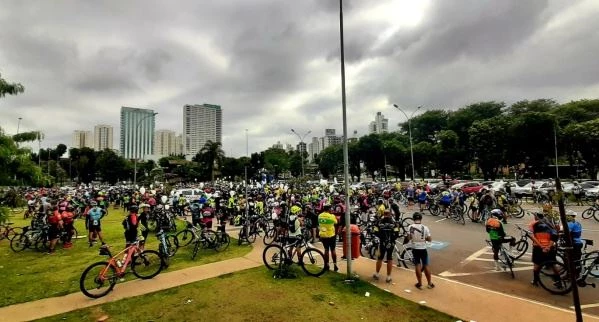 Ciclistas Realizam Protesto Contra Morte De Jovem Atropelado Na Rodovia