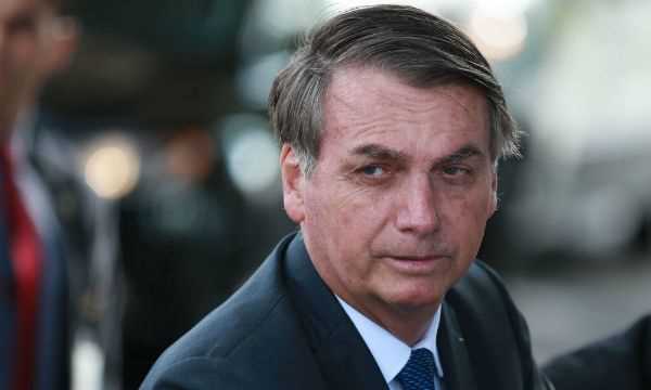 Bolsonaro irá ao Guarujá na quinta para descanso com a filha