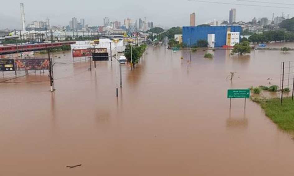 Paço Municipal de Mauá fica alagado após fortes chuvas; veja vídeos -  14/12/2021 | Diário do Grande ABC