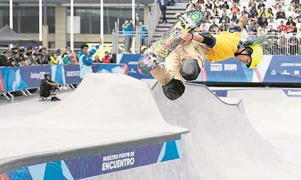 Pan 2023: Augusto Akio leva a prata no skate park, jogos pan-americanos