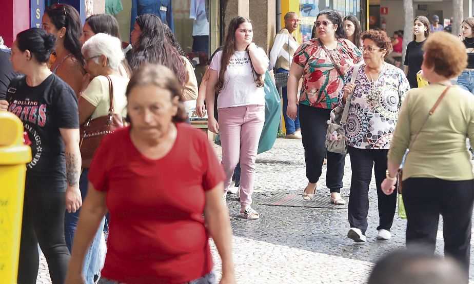 Censo 2022: Brasil está 'mais velho' e 'mais feminino