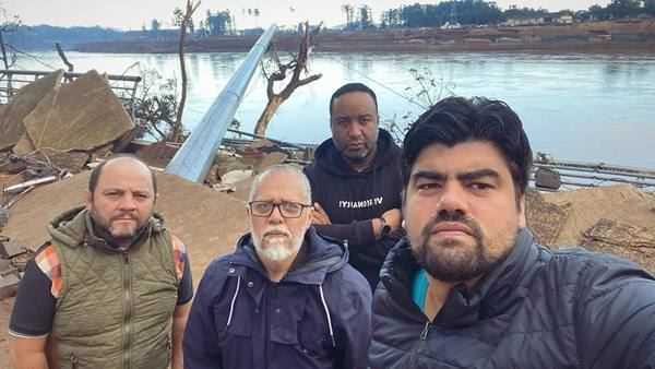 Record no Rio Grande do Sul: André Azeredo,  Tony Chastinet (repórter investigativo), Cleyton Oliveira (cinegrafista), (Eduardo Silva – auxiliar)