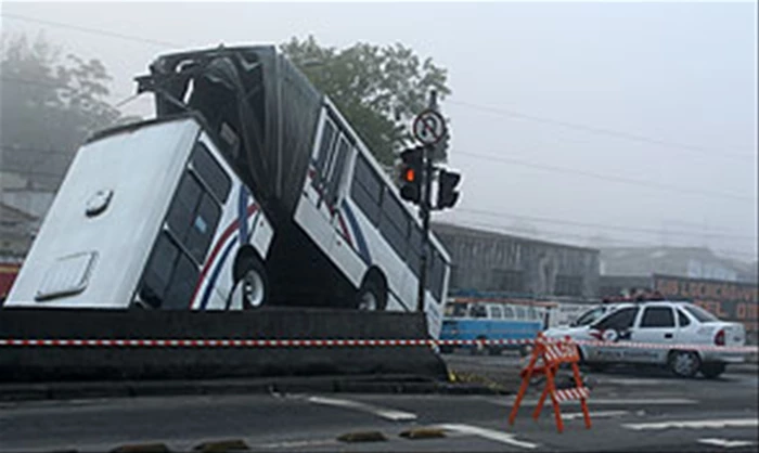 Como chegar até Accioly Auto Peças GM em Santo André de Ônibus